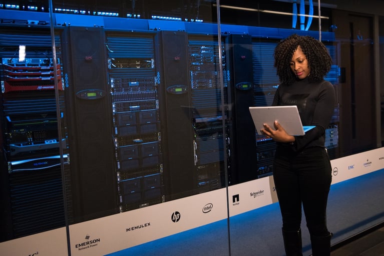 In-House vs Outsourced IT Services: Which is Best for Your Business?